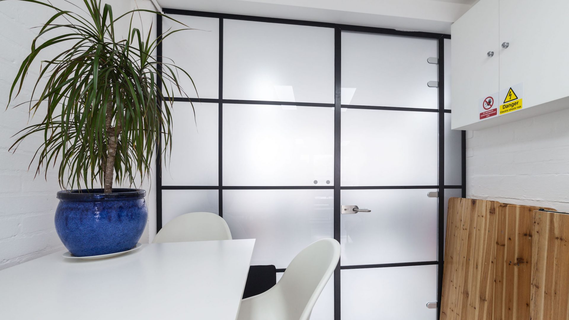 Work examples Black framed partition-Photo №7 Work examples Black framed partition-Photo №7