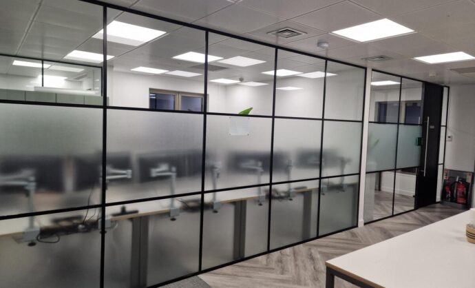 Acoustic glass partition-Photo №48