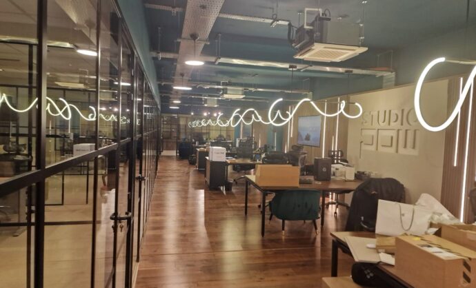 Industrial Style Black Framed Partition-Photo №55