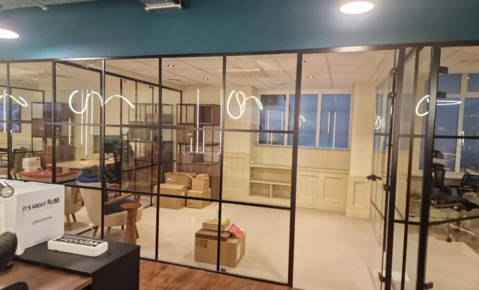 Industrial Style Black Framed Partition-Photo №54