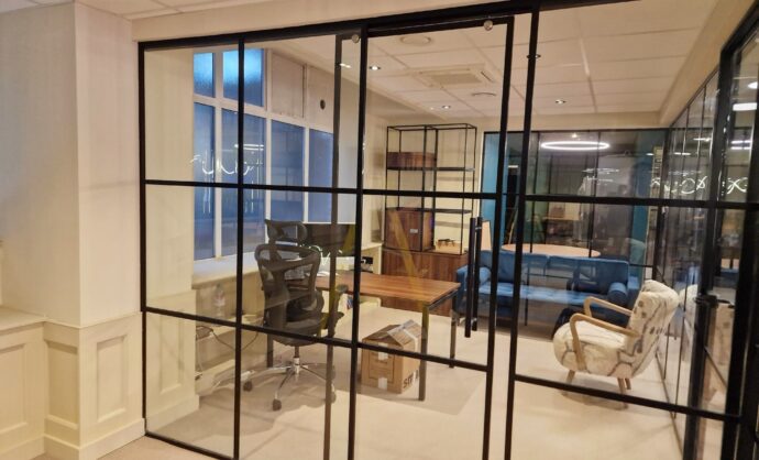 Industrial Style Black Framed Partition-Photo №53