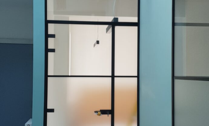 Frosted Glass Partition-Photo №15
