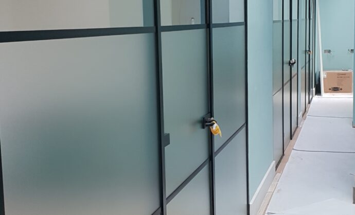 Frosted Glass Partition-Photo №14