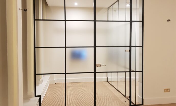 Frosted Glass Partition-Photo №7